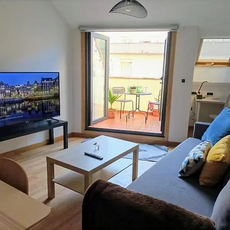 Con Terraza, Plaza América