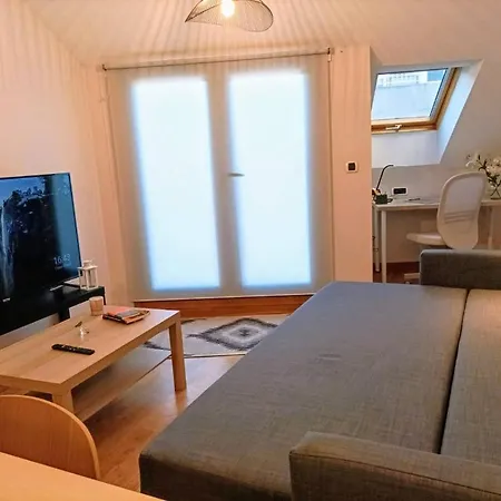 Con Terraza, Plaza America * Βίγκο