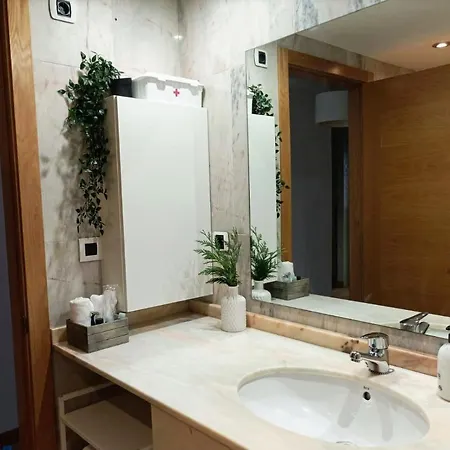 Atico A Con Terraza, Plaza America アパート