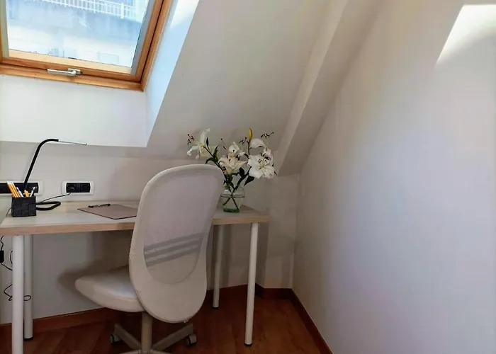 Con Terraza, Plaza America * فيجو